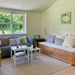Modern In Peaceful Surroundings بيت للعطل Melby