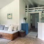 Modern In Peaceful Surroundings Tatil Evi