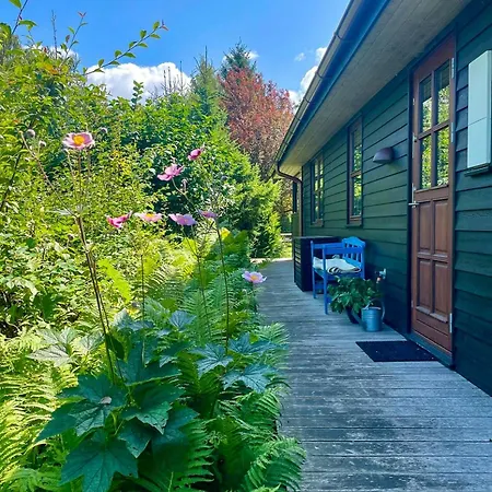 Modern In Peaceful Surroundings Semesterbostad Melby