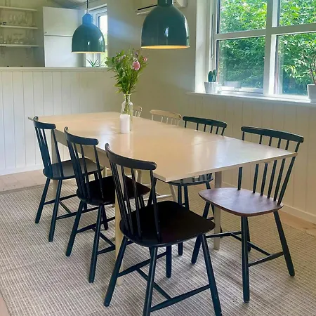 Modern In Peaceful Surroundings * Melby