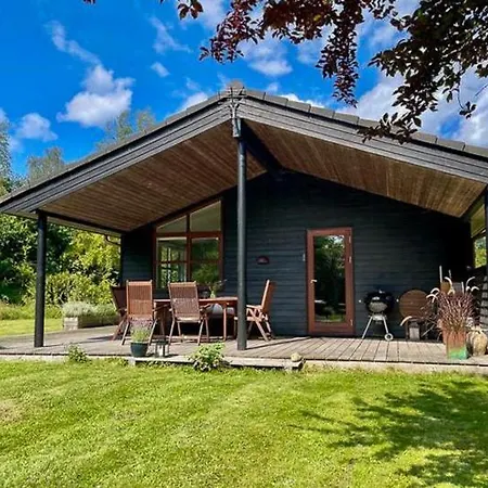 Modern In Peaceful Surroundings Semesterbostad