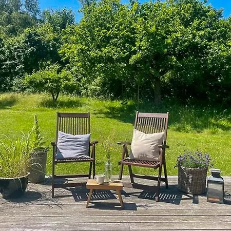 Modern In Peaceful Surroundings *