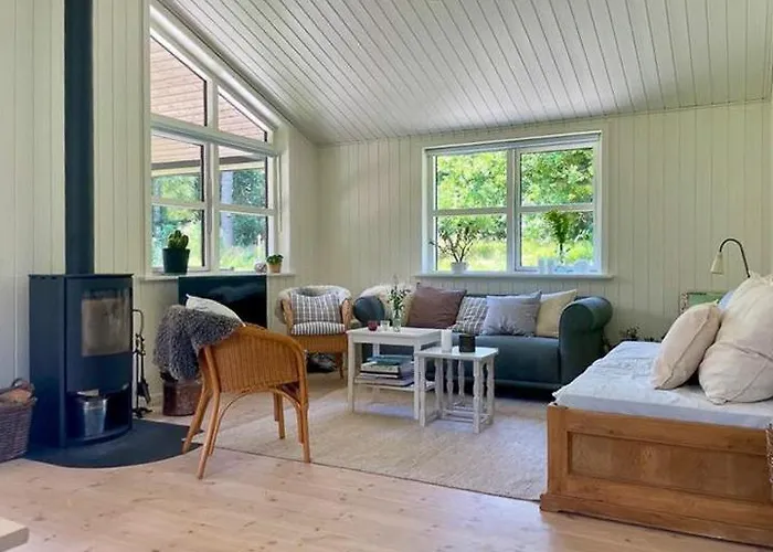 Semesterbostad Modern In Peaceful Surroundings Melby