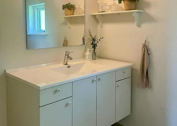 Modern In Peaceful Surroundings *