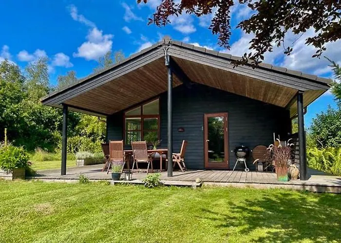 Modern In Peaceful Surroundings Semesterbostad