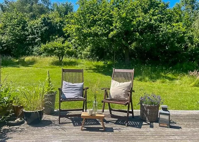 Modern In Peaceful Surroundings *