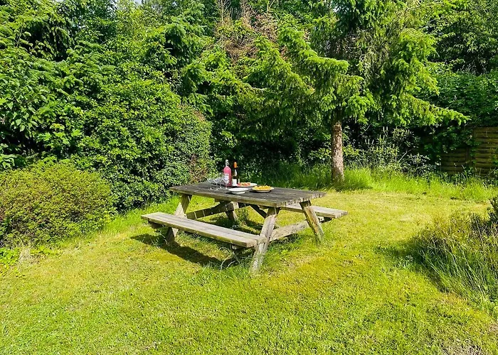 Modern In Peaceful Surroundings *